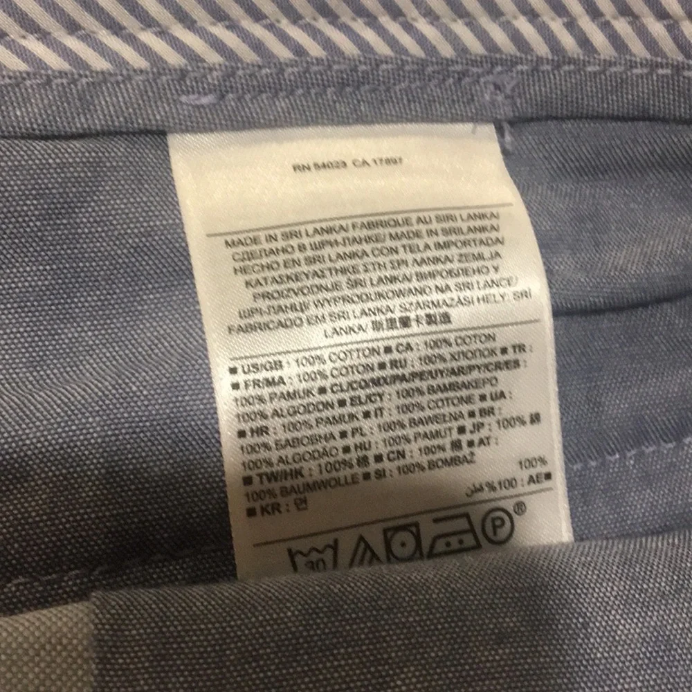 Banana Republic mens 100% cotton Bermuda shorts light blue with pockets size 34